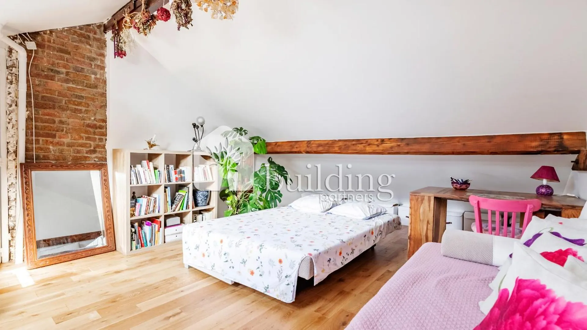 Master And Kids Bdrs Separated From Rest Of The House Homestay Paris